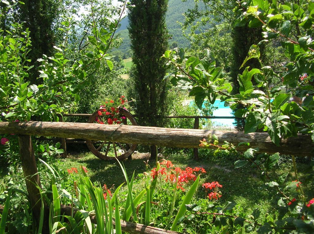 Agriturismo Roccagelli Vallo di Nera ภายนอก รูปภาพ