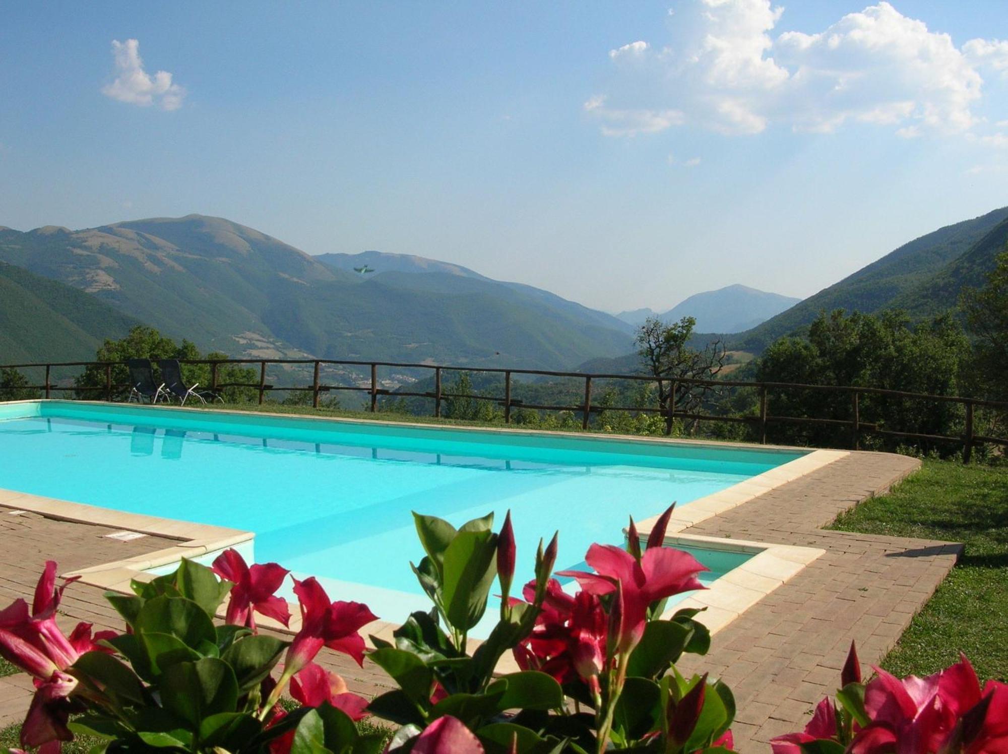 Agriturismo Roccagelli Vallo di Nera ภายนอก รูปภาพ